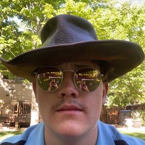 Meet your Posher, Tommy